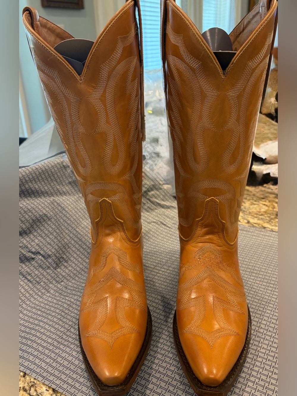 Women’s Lucchese Cowboy Boots Tan Size 6.5 - New